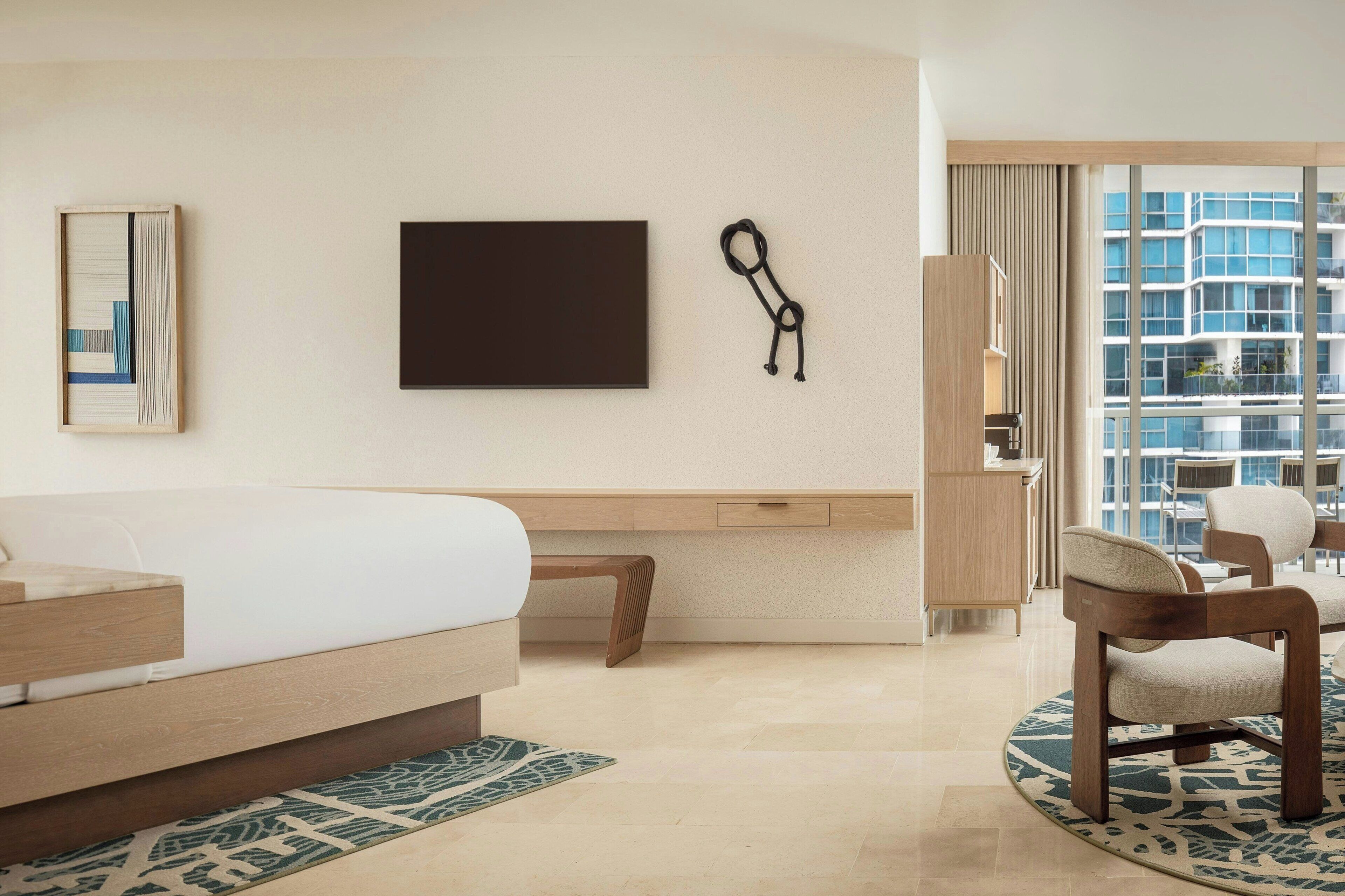 Executive Suite, 1 King Bed, Partial Ocean View | Egyptian cotton sheets, premium bedding, down comforters, pillowtop beds