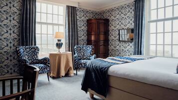 Design tweepersoonskamer | Een minibar, een kluis op de kamer, individueel gedecoreerd