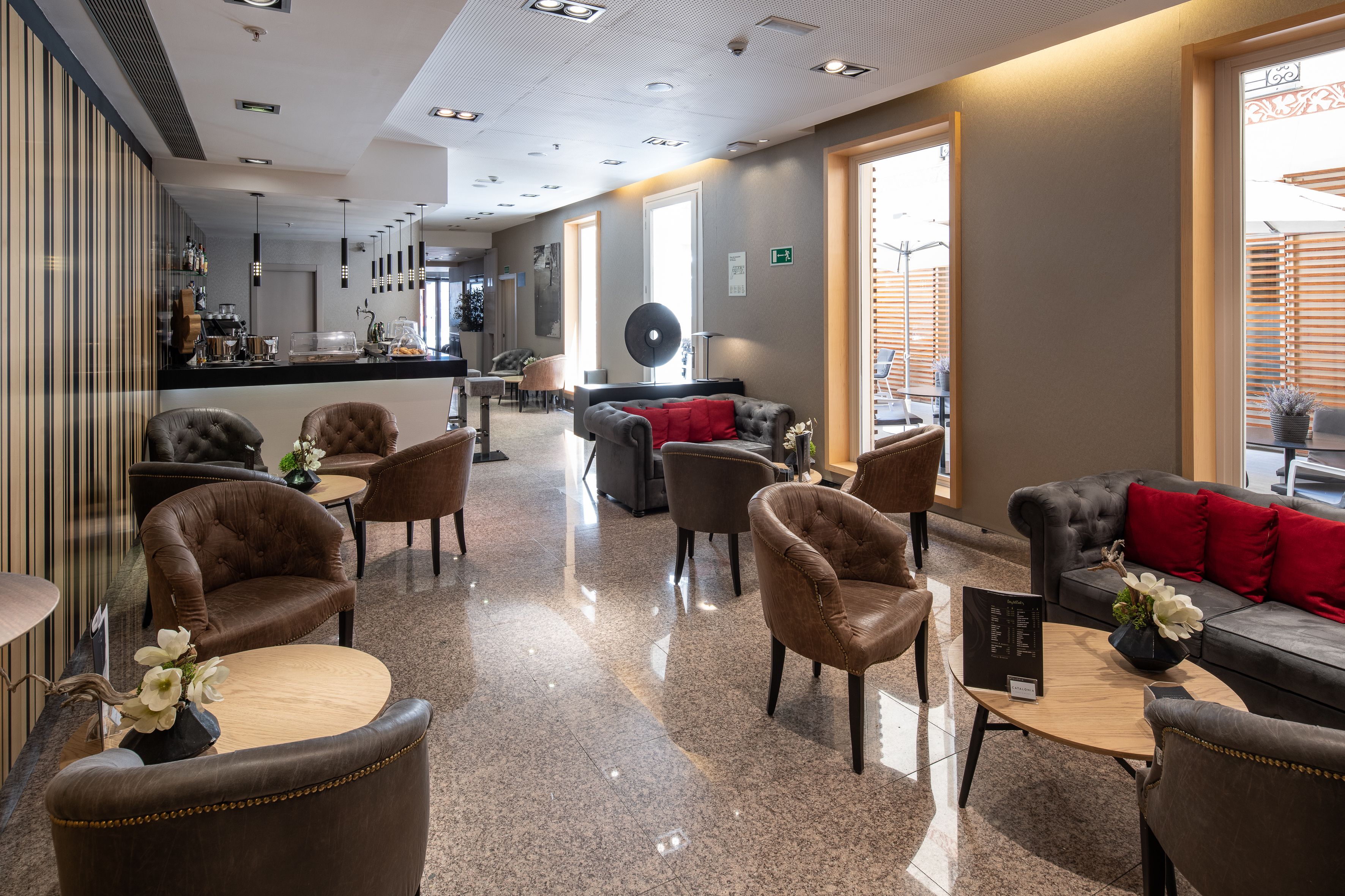 serves lunch and dinner