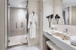 Eco-friendly toiletries, hair dryer, towels - Catalonia Plaza Mayor (Madrid)