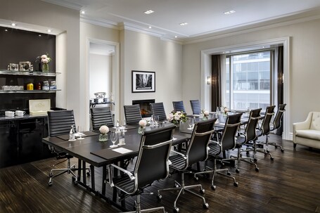 The St. Regis Toronto - Image 31
