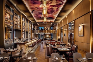 Breakfast, lunch, dinner and brunch served - The St. Regis Toronto (Toronto)