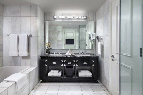 The St. Regis Toronto - Image 24