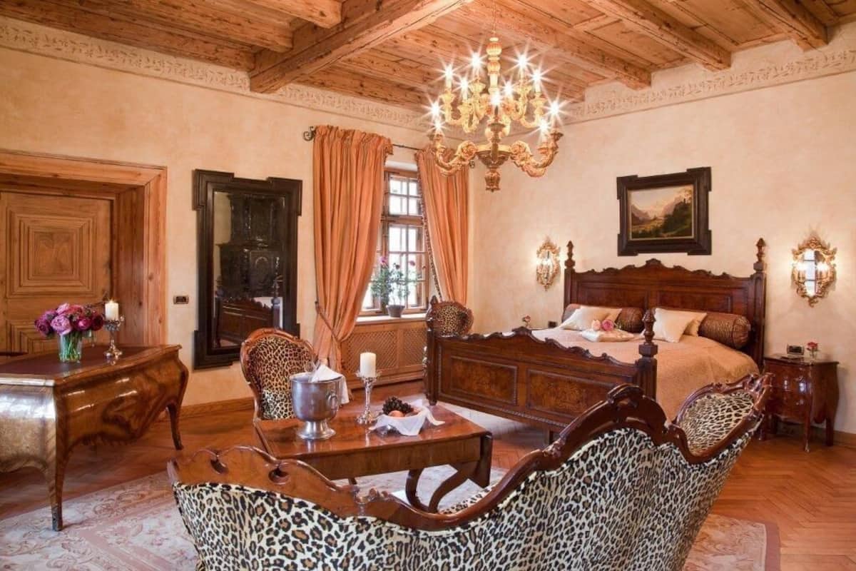 1 slaapkamer, een minibar, een kluis op de kamer, een bureau