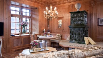 Grand Suite, Park View | 1 bedroom, minibar, in-room safe, desk