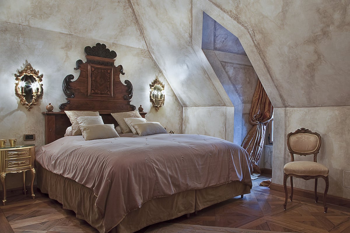 deluxe suite, park view | 1 bedroom, minibar, in-room safe, desk