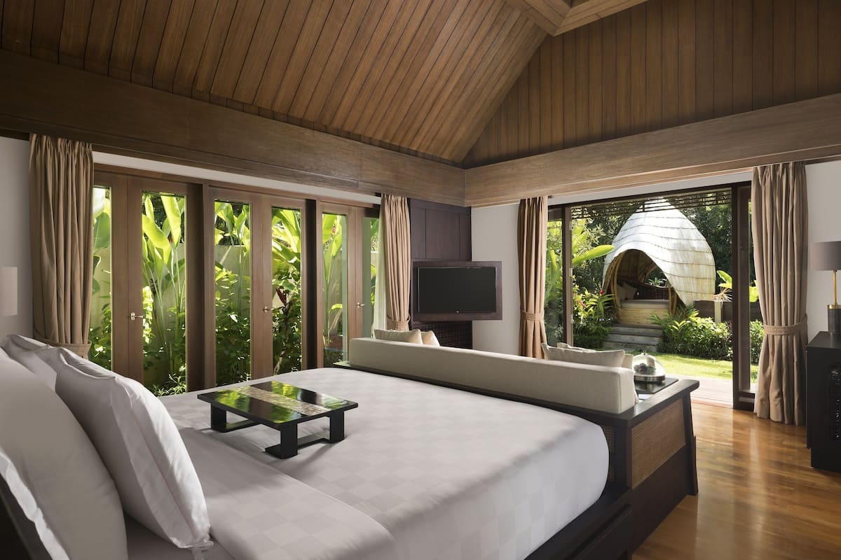 villa, 1 bedroom, private pool (ayung) | 1 bedroom, premium bedding, down duvets, minibar