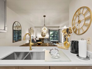 Refrigerador, microondas, freezer