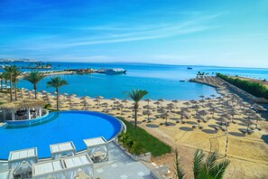 Private beach, sun-loungers, beach umbrellas, beach towels - JAZ Elite Casa Del Mar Beach (Hurghada)