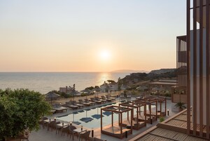 2 piscinas al aire libre, sombrillas, sillones reclinables de piscina