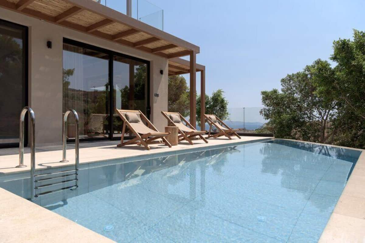 Hilltop Suite Private pool - Garden or Side Sea View- Adults Only | Premium bedding, in-room safe, soundproofing