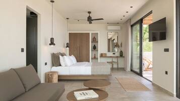 Hilltop Executive Suite with Jacuzzi and Private Pool, Panoramic Sea View - Adults Only | Ropa de cama de alta calidad y caja de seguridad en la habitación