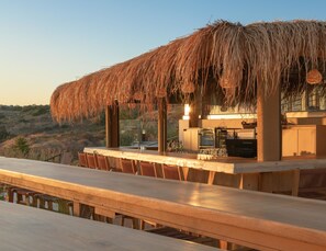 Outdoor dining - Irida Mindful Living (Malevizi)