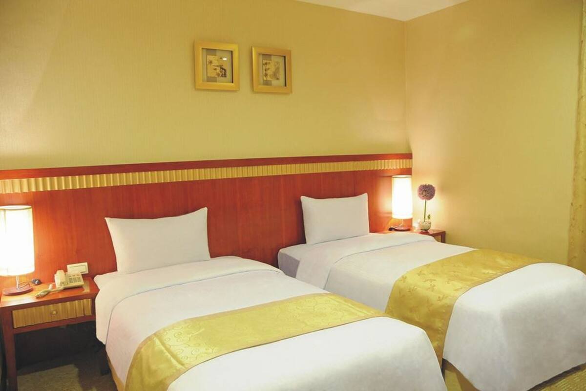 Deluxe Twin Room, 2 Twin Beds | Premium bedding, down comforters, minibar (free items), in-room safe