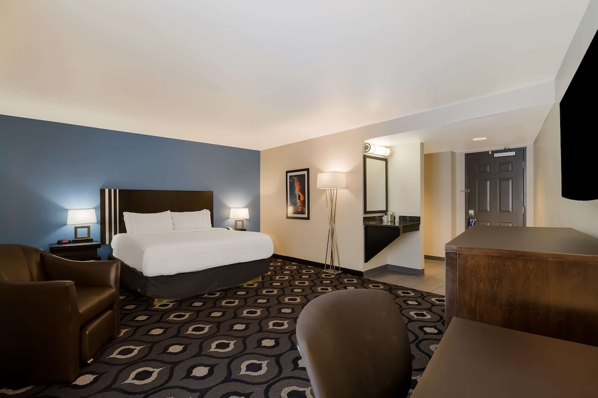 Deluxe Room, 1 King Bed, Non Smoking