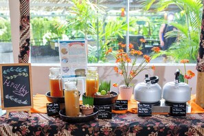 Café da manhã, almoço e jantar