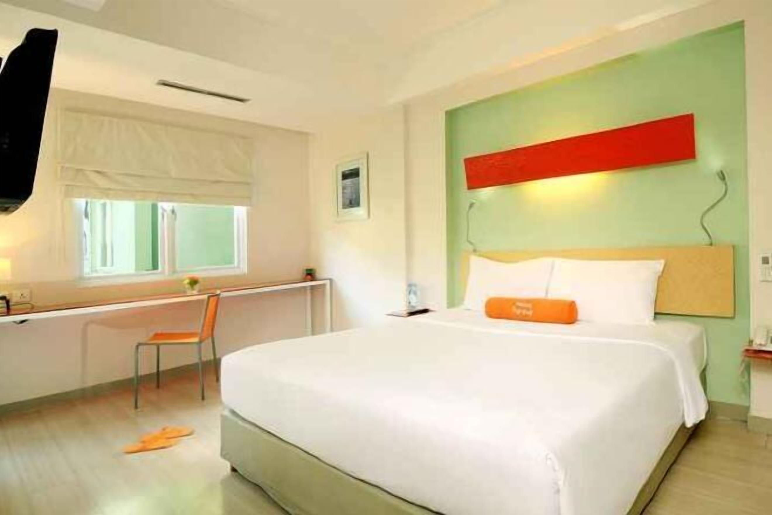 Minibar, in-room safe, desk, soundproofing