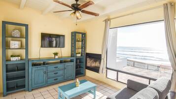Premium Villa, 2 Bedrooms, Beach View | Living area