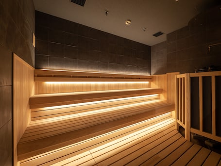 Indoor spa tub. SUPER HOTEL Osaka Natural Hot Spring