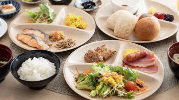 Desayuno buffet todos los días (JPY 1500 por persona)