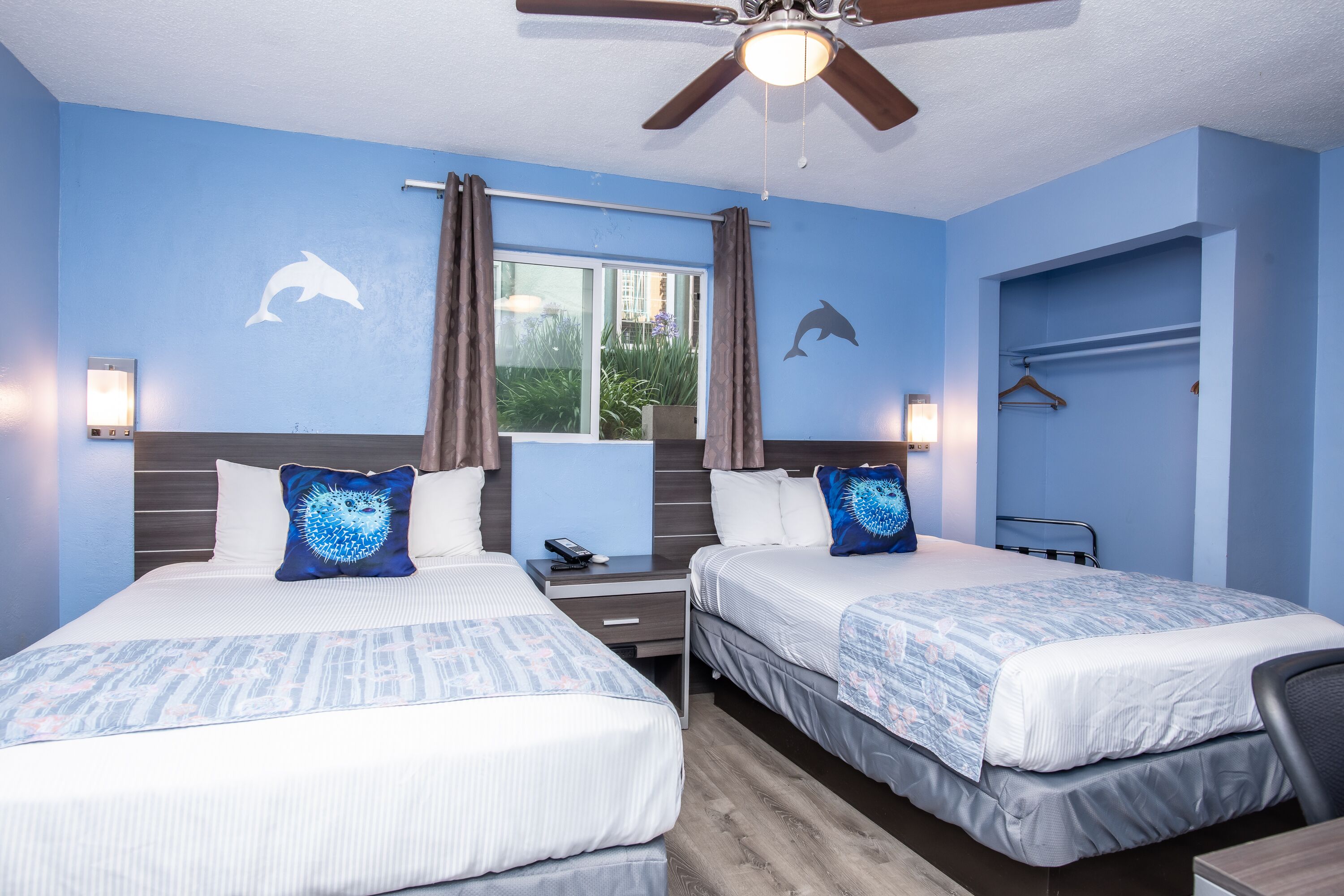 Desk, blackout drapes, free WiFi, bed sheets