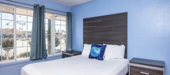 Aqua Breeze Inn