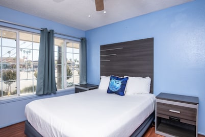 Aqua Breeze Inn