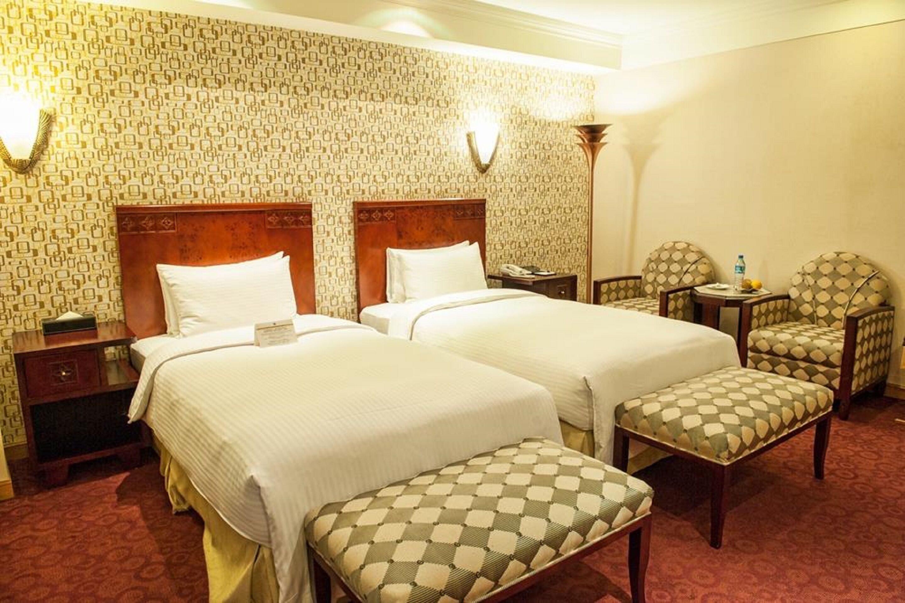 deluxe twin room, 2 single beds | in-room safe, desk, soundproofing, iron/ironing board