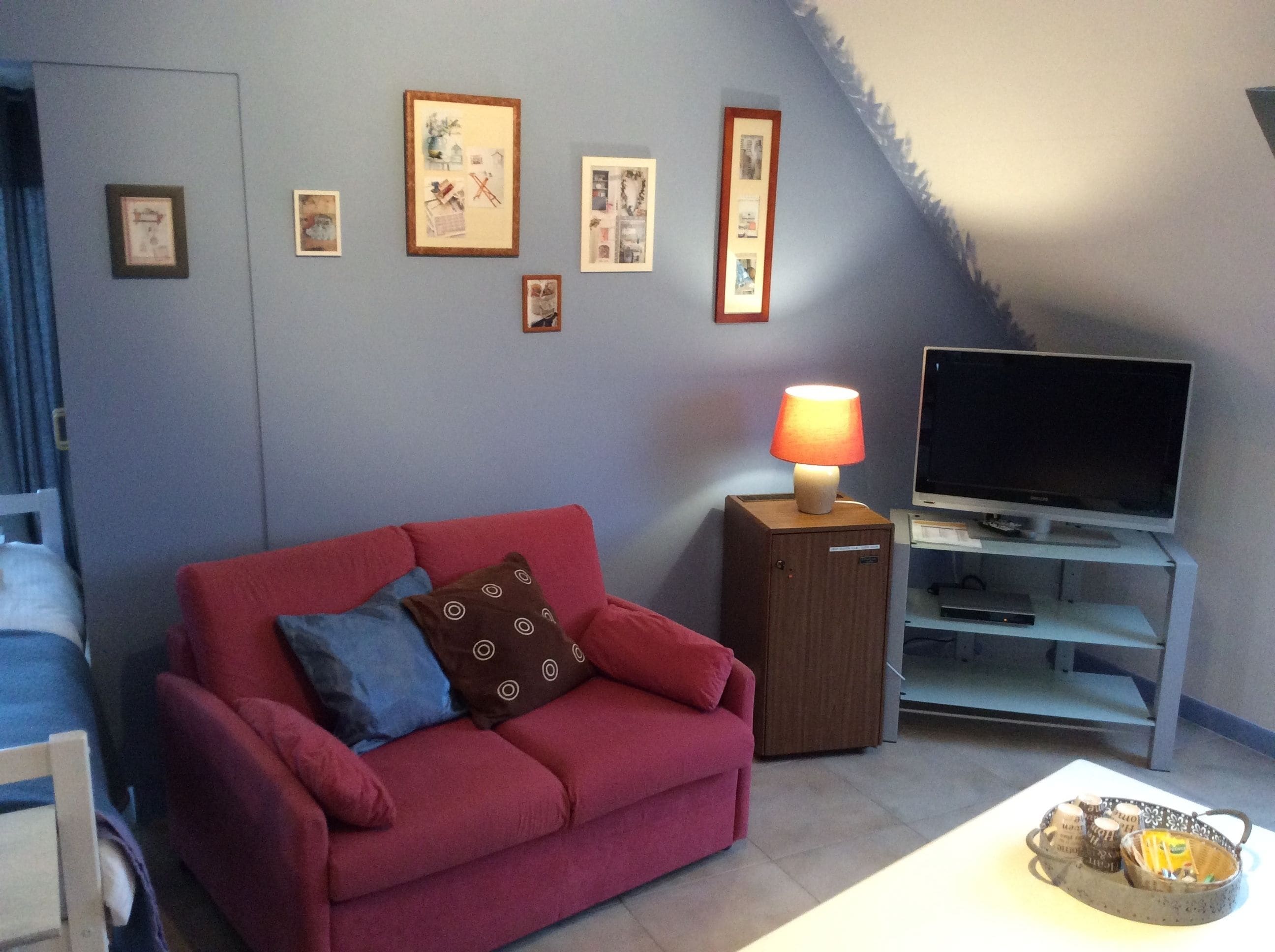 family suite | down duvets, minibar, individually decorated, desk