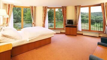 Yhden hengen huone | Tallelokero huoneessa, työpöytä, ilmainen Wi-Fi, vuodevaatteet