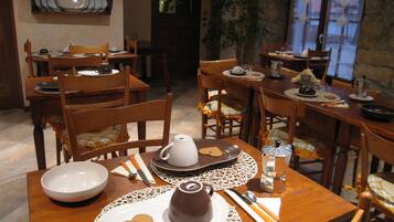 Desayuno buffet incluido todos los días