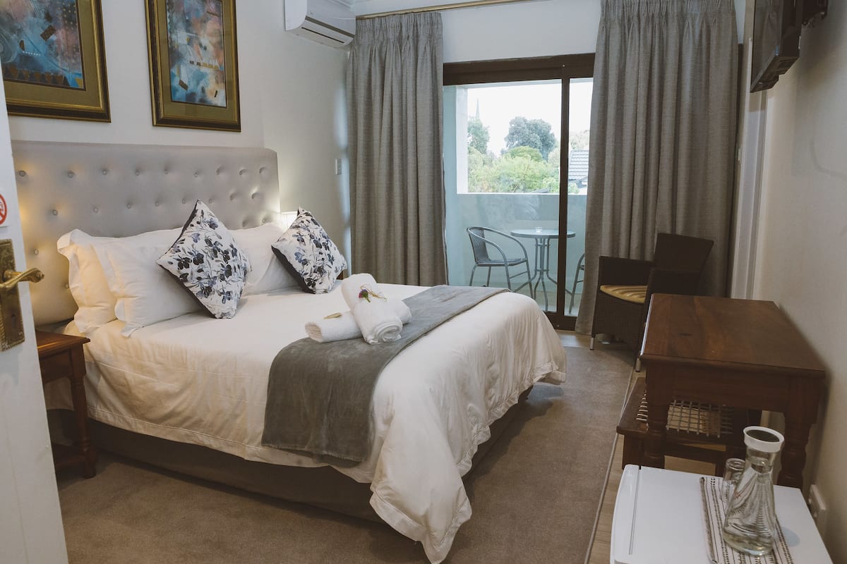 In-room safe, desk, iron/ironing board (on request)