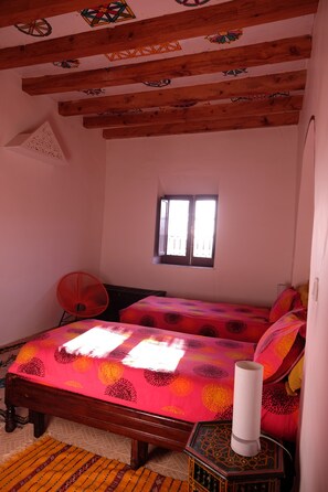 Zweibettzimmer, 2 Einzelbetten | 1 Schlafzimmer, schallisolierte Zimmer, kostenlose Babybetten