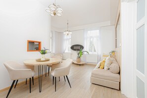 Premium Apartment, Balcony (Luxury Bathroom and Castle View) | Living area | LCD TV - Wellness Pension Ametyst (Cesky Krumlov)