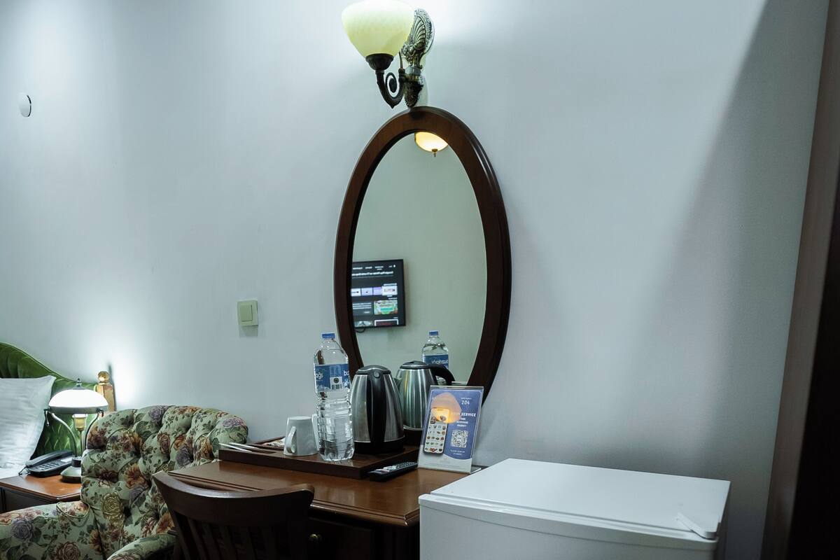 Premium bedding, minibar, in-room safe, soundproofing