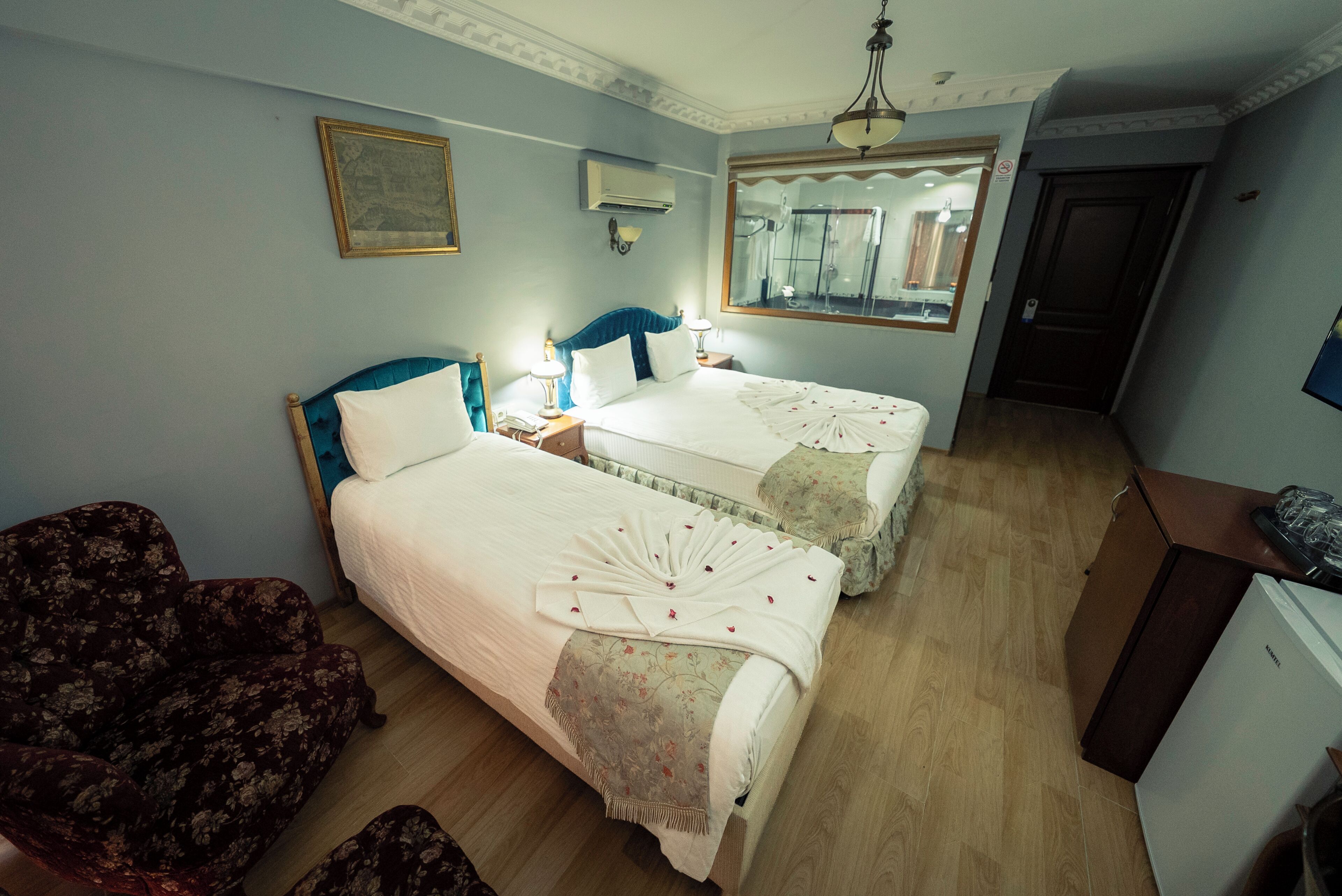 Superior Room  | 高档床上用品、迷你吧、客房内保险箱、隔音
