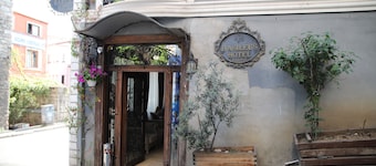 Basileus Hotel