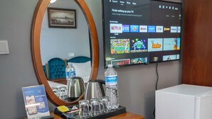 Dreibettzimmer | Hochwertige Bettwaren, Minibar, Zimmersafe, schallisolierte Zimmer