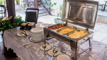 Free daily buffet breakfast