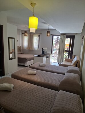 Apartamento família | Cofres nos quartos, escrivaninha, ferros/tábuas de passar roupa