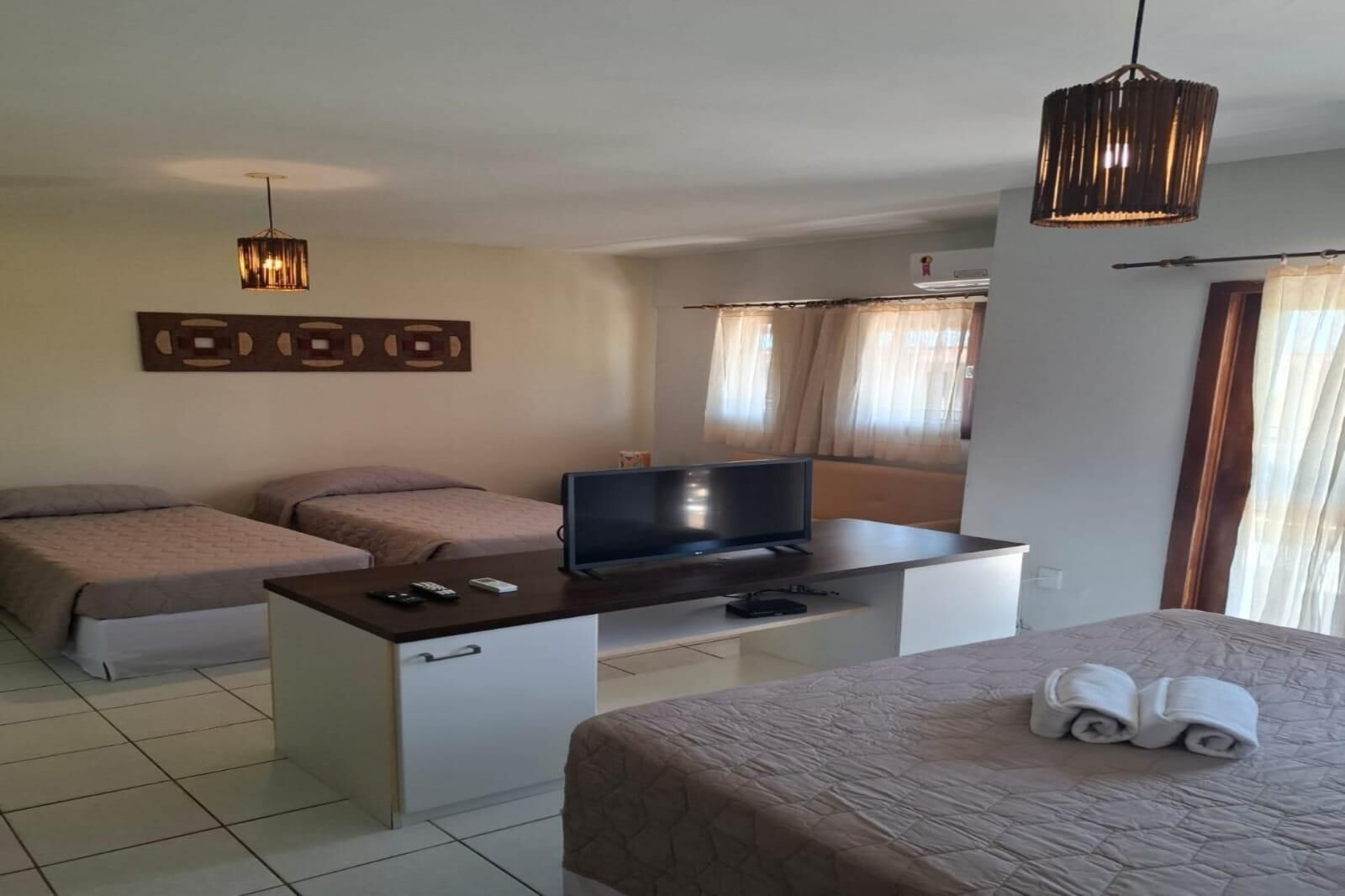 Coffres-forts dans les chambres, bureau, fer et planche à repasser