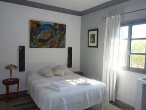 Rom – standard (Grise) | Tempur-Pedic-senger, safe på rommet og barnesenger (inkludert)