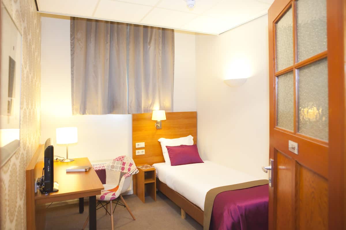 Standard Single Room | 1 bedroom, premium bedding, desk, free WiFi