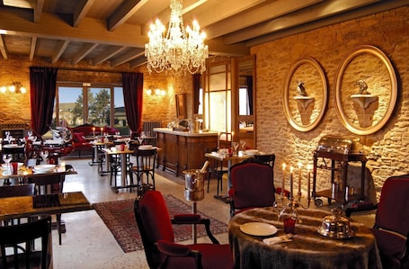 Se sirven cenas y cocina francesa . Château de Labro