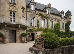 Front of property - Château de Labro (Onet-le-Chateau)
