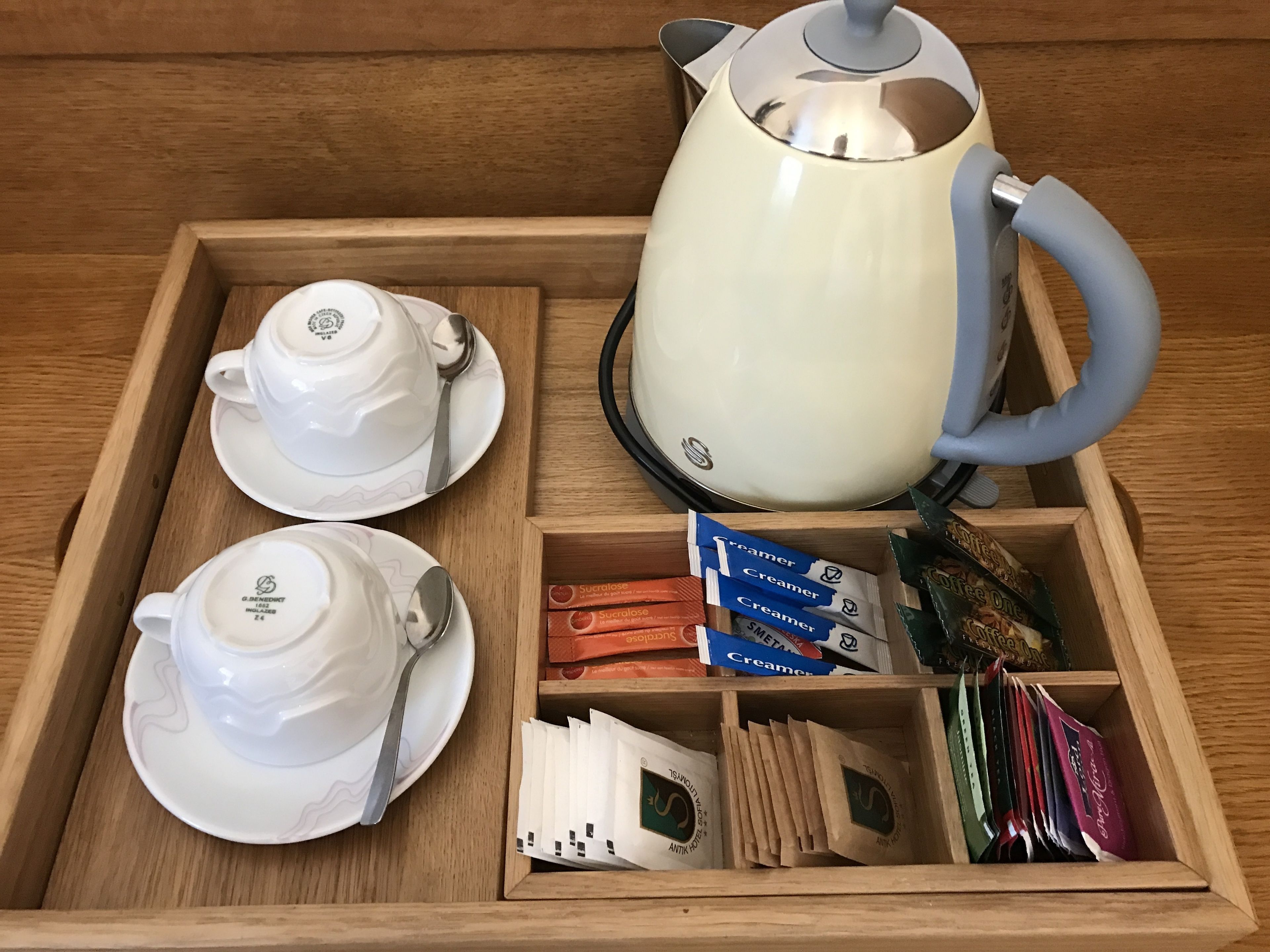 deluxe suite (suite 004) | room amenity