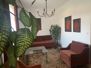 Deluxe Suite (Suite 004) | Living area | 100-cm LED TV with satellite channels, TV - Antik Hotel Sofia Litomysl (Litomysl)