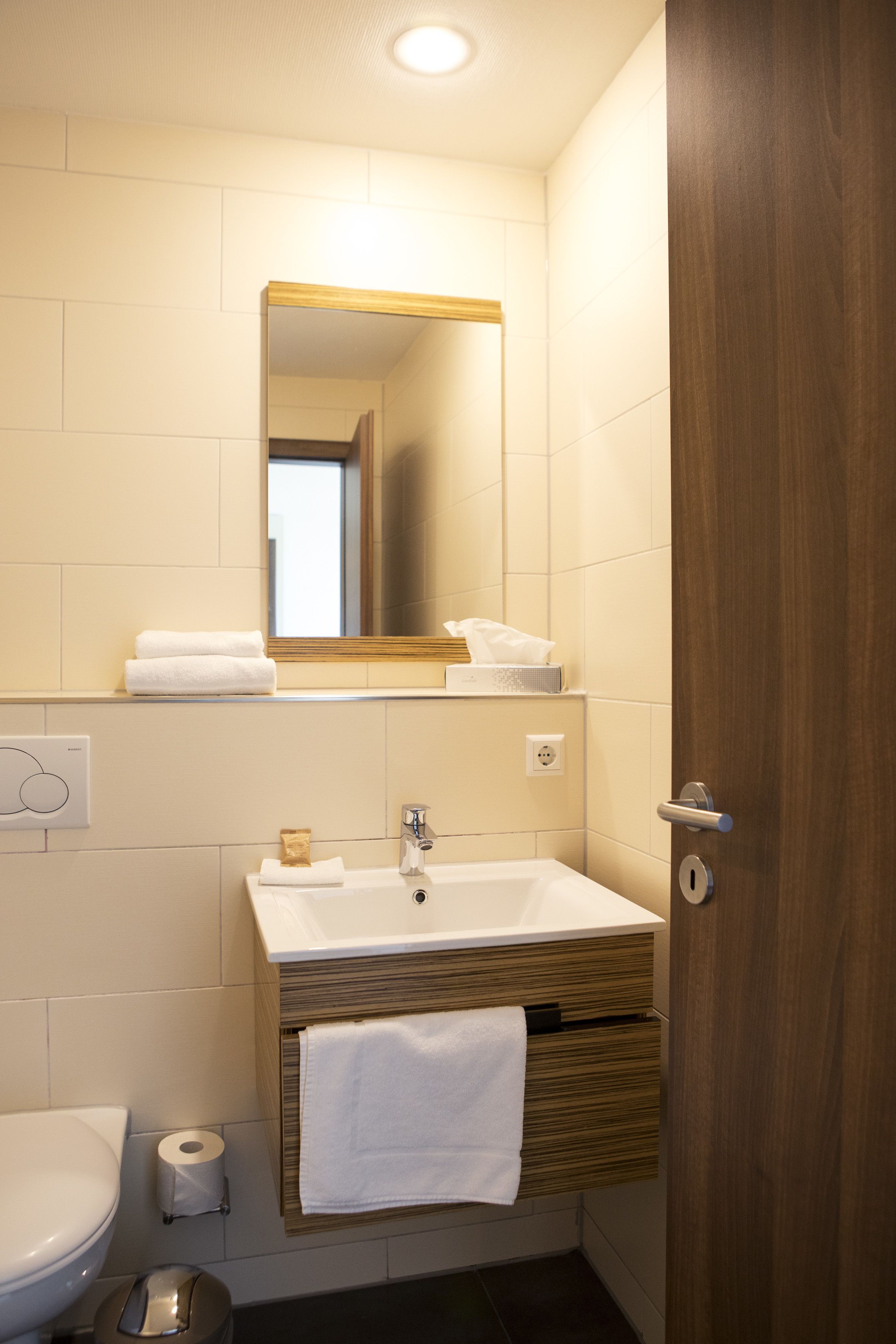 double room | bathroom sink