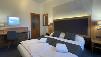 Double or Twin Room, River View