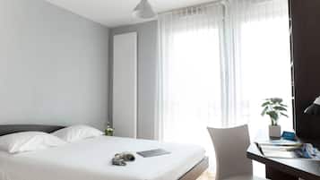 Studio double | Meja kerja, kedap suara, setrika/meja setrika, dan Wi-Fi gratis